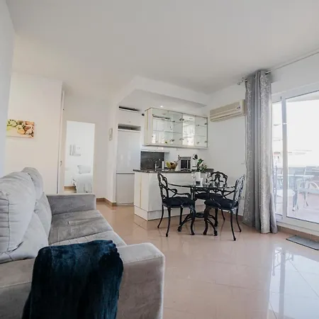 Benalbeach Penthouse Sea View Appart hôtel
